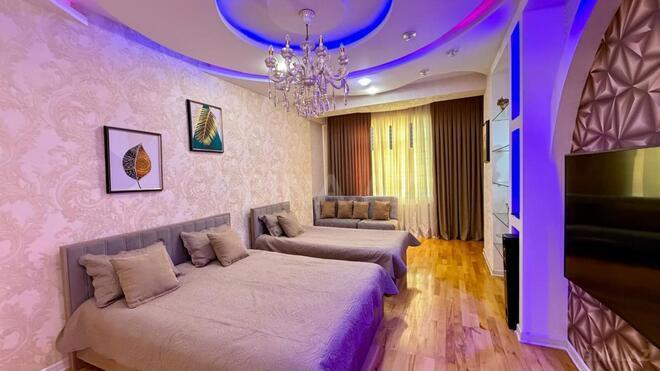 Продаётся 2-комн. новостройка 105 м², м. Кара Караев, photo 1 from 15