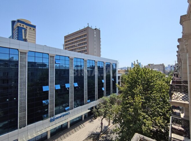 Satılır 3 otaqlı köhnə tikili 75 m², Sahil m., photo 18 from 28