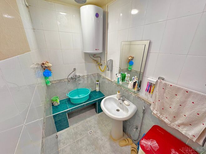 Продаётся 5-комн. вторичка 120 м², м. Кара Караев, photo 14 from 18