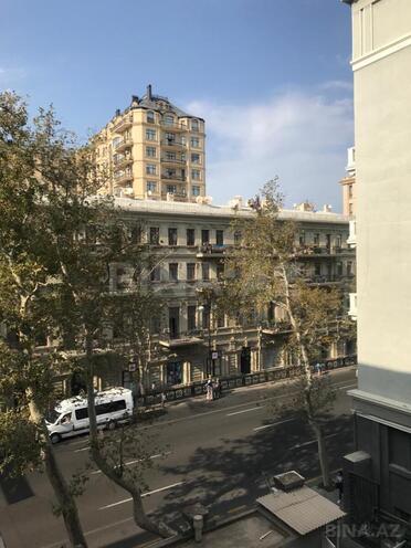 Продаётся 3-комн. вторичка 100 м², м. Сахил, photo 1 from 19