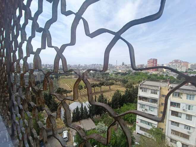 Satılır 4 otaqlı köhnə tikili 145 m², 8-ci mikrorayon q., photo 18 from 20