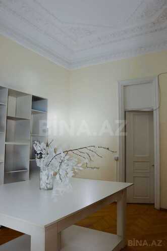 Satılır 6 otaqlı köhnə tikili 240 m², Sahil m., photo 14 from 20