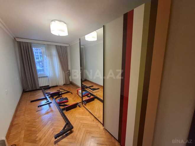 Продаётся 3-комн. вторичка 70 м², м. Низами, photo 4 from 19