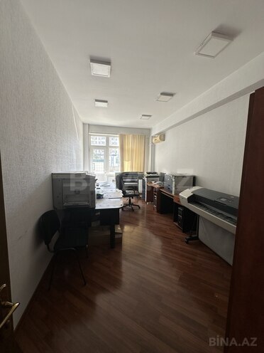 Продаётся 8-комн. офис 420 м², м. Иншаатчылар, photo 11 from 12