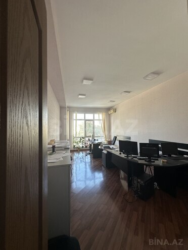 Продаётся 8-комн. офис 420 м², м. Иншаатчылар, photo 4 from 12