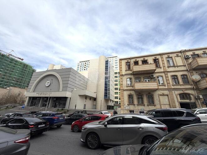 Продаётся 3-комн. вторичка 75 м², м. 28 мая, photo 1 from 13