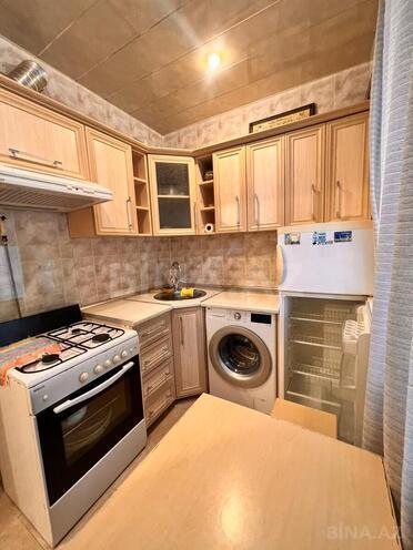 Satılır 2 otaqlı köhnə tikili 50 m², Azadlıq Prospekti m., photo 1 from 15