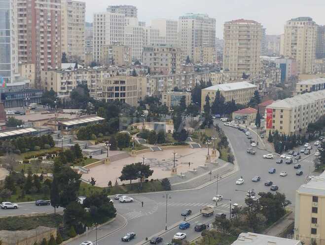 Продаётся 2-комн. новостройка 138 м², м. Элмляр Академиясы, photo 1 from 12