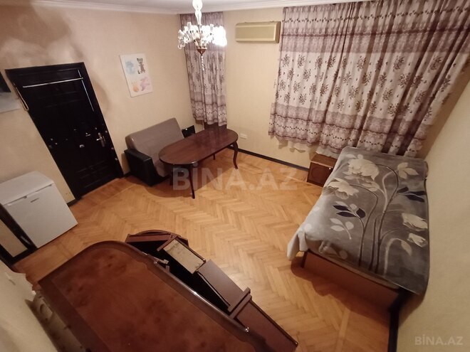 Продаётся 3-комн. вторичка 70 м², м. Нариман Нариманов, photo 1 from 14