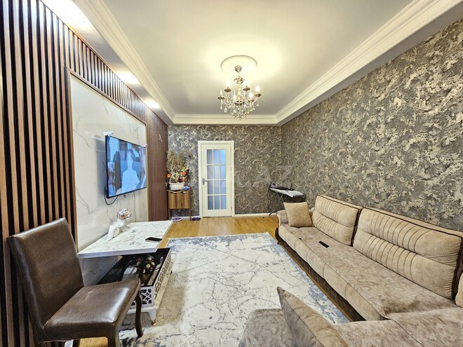 Продаётся 2-комн. вторичка 49 м², м. Насими, photo 1 from 17