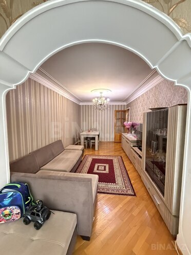 Продаётся 3-комн. вторичка 80 м², м. Ази Асланов, photo 3 from 13