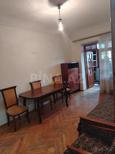 Satılır 2 otaqlı köhnə tikili 55 m², Elmlər Akademiyası m., photo 1 from 8