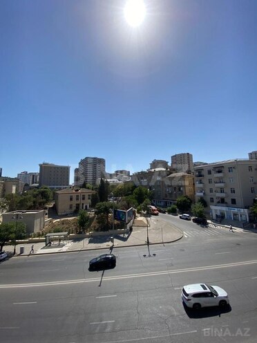 Продаётся 3-комн. вторичка 80 м², м. Элмляр Академиясы, photo 7 from 27