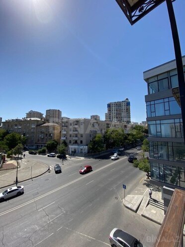 Продаётся 3-комн. вторичка 80 м², м. Элмляр Академиясы, photo 6 from 27