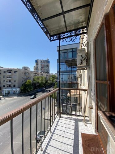 Продаётся 3-комн. вторичка 80 м², м. Элмляр Академиясы, photo 8 from 27