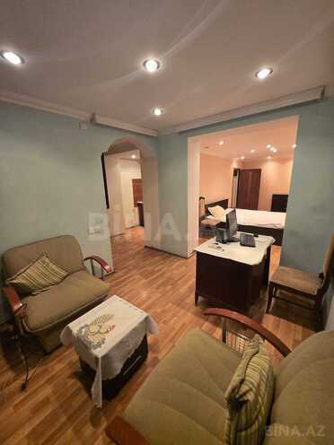 Продаётся 2-комн. вторичка 45 м², м. Элмляр Академиясы, photo 3 from 11