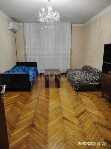 Сдаётся 3-комн. вторичка 65 м², м. Иншаатчылар, photo 1 from 21