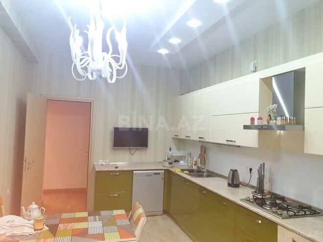 İcarəyə verilir 4 otaqlı yeni tikili 194 m², 28 May m., photo 8 from 18