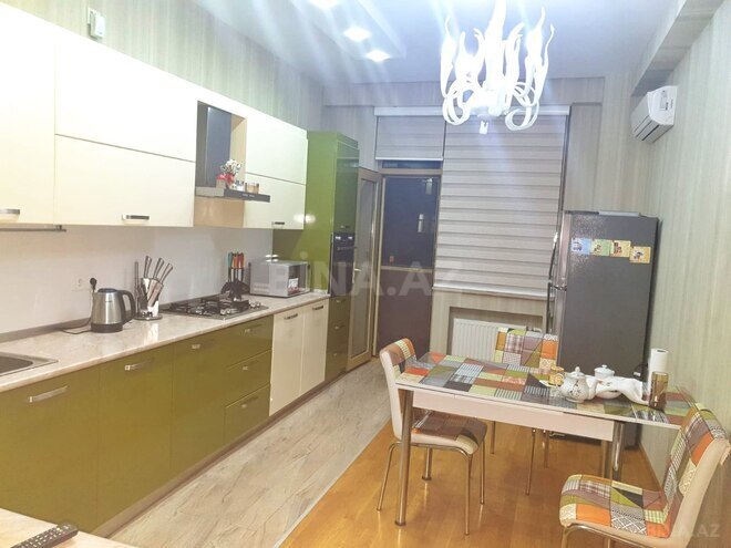 İcarəyə verilir 4 otaqlı yeni tikili 194 m², 28 May m., photo 16 from 18