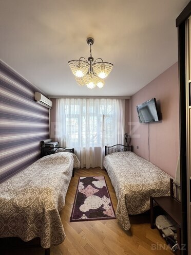 Satılır 2 otaqlı köhnə tikili 55 m², Yasamal r., photo 8 from 12