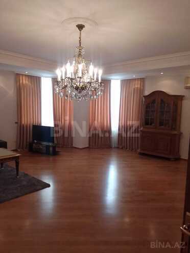 İcarəyə verilir 4 otaqlı yeni tikili 163 m², 28 May m., photo 17 from 32