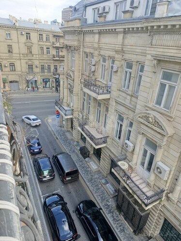 Satılır 3 otaqlı köhnə tikili 70 m², 28 May m., photo 19 from 23