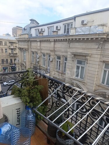 Satılır 3 otaqlı köhnə tikili 70 m², 28 May m., photo 17 from 23