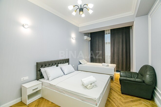 Сдаётся 3-комн. новостройка 151 м², м. Низами, photo 7 from 26