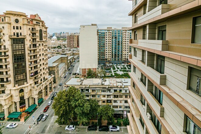 Сдаётся 3-комн. новостройка 151 м², м. Низами, photo 24 from 26