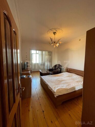 Satılır 2 otaqlı köhnə tikili 65 m², 8 Noyabr m., photo 7 from 9