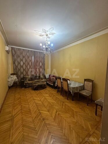 İcarəyə verilir 2 otaqlı köhnə tikili 72 m², photo 1 from 8