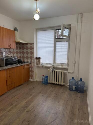 Satılır 2 otaqlı köhnə tikili 65 m², 8 Noyabr m., photo 4 from 8