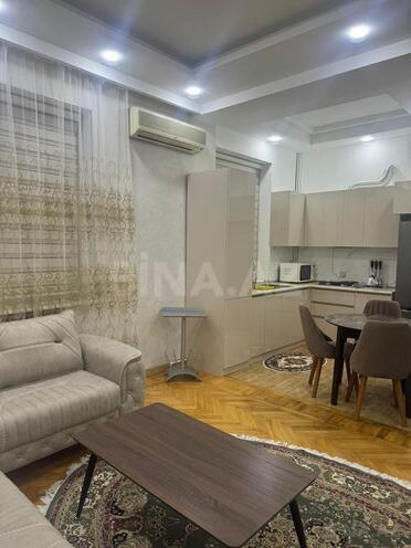 İcarəyə verilir 2 otaqlı köhnə tikili 67 m², Sahil m., photo 3 from 12
