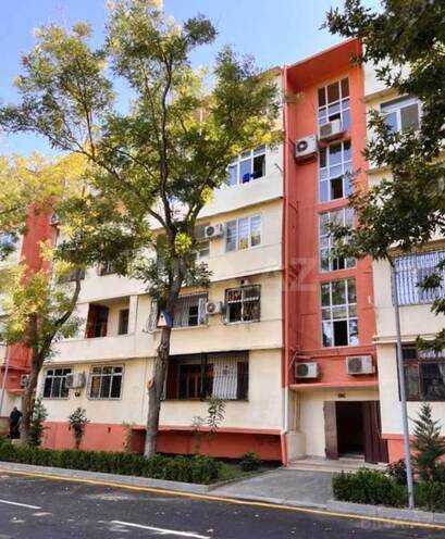 Satılır 2 otaqlı köhnə tikili 65 m², Bakıxanov q., photo 1 from 16