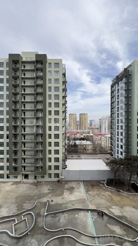 Продаётся 2-комн. новостройка 69 м², м. Элмляр Академиясы, photo 1 from 16