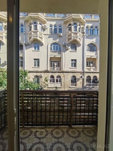 Satılır 3 otaqlı köhnə tikili 105 m², Sahil m., photo 13 from 21