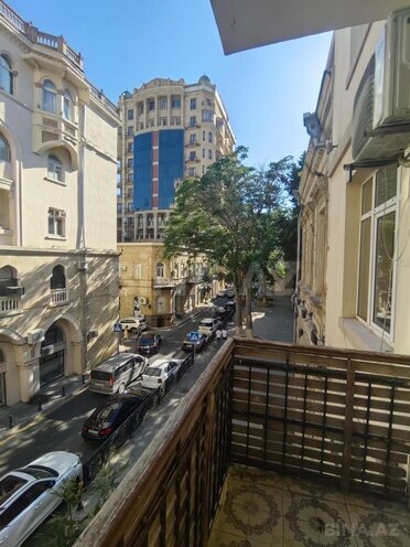 Satılır 3 otaqlı köhnə tikili 105 m², Sahil m., photo 7 from 21