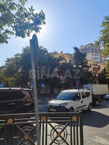 Satılır 3 otaqlı köhnə tikili 105 m², Sahil m., photo 10 from 21