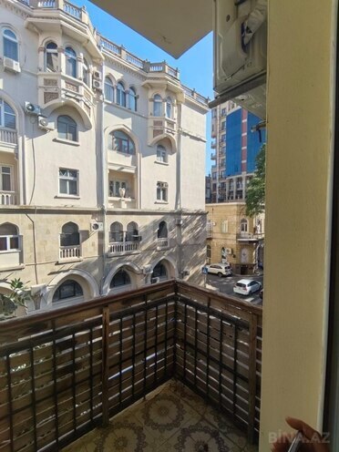 Satılır 3 otaqlı köhnə tikili 105 m², Sahil m., photo 9 from 21