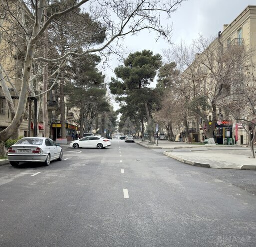 Продаётся 3-комн. вторичка 80 м², м. Элмляр Академиясы, photo 3 from 16