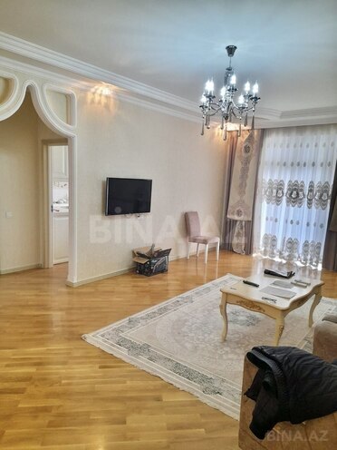 Сдаётся 3-комн. новостройка 110 м², м. 8 ноября, photo 7 from 26