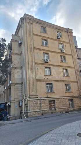 Продаётся 2-комн. вторичка 56 м², м. Элмляр Академиясы, photo 1 from 9