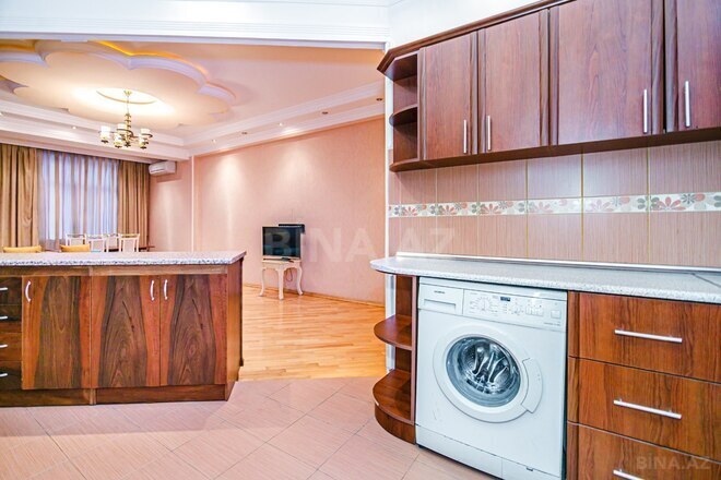 İcarəyə verilir 2 otaqlı yeni tikili 120 m², 28 May m., photo 22 from 30