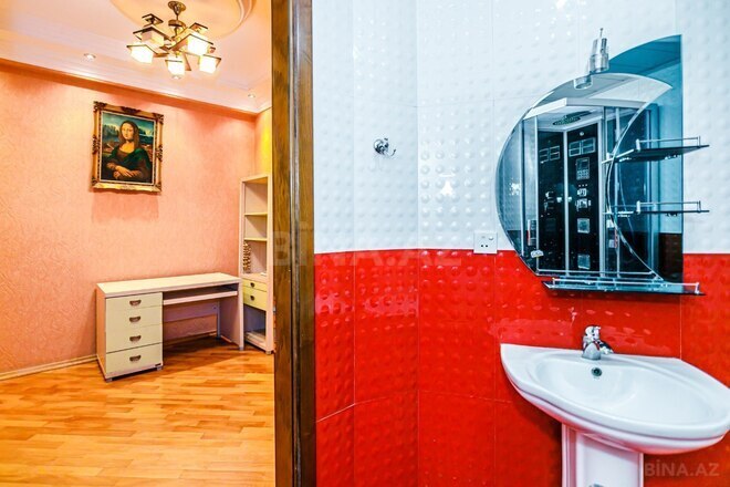 İcarəyə verilir 2 otaqlı yeni tikili 120 m², 28 May m., photo 27 from 30