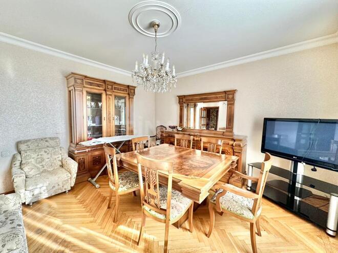 Продаётся 4-комн. вторичка 105 м², м. Элмляр Академиясы, photo 1 from 15