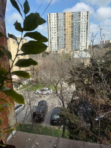 Продаётся 2-комн. вторичка 45 м², м. Кара Караев, photo 24 from 27