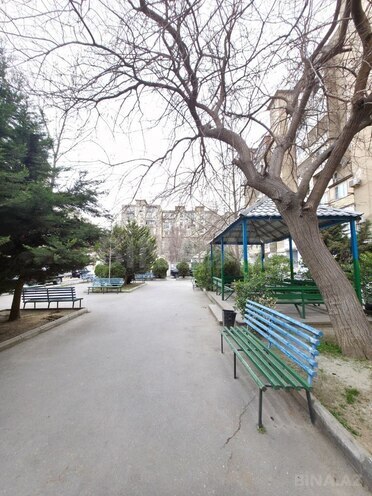 Продаётся 2-комн. вторичка 53 м², м. Элмляр Академиясы, photo 18 from 22