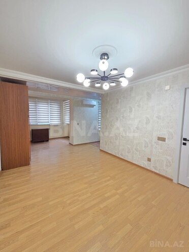 Продаётся 3-комн. вторичка 65 м², м. Элмляр Академиясы, photo 1 from 12