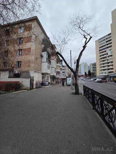 Satılır 3 otaqlı köhnə tikili 65 m², Elmlər Akademiyası m., photo 1 from 14