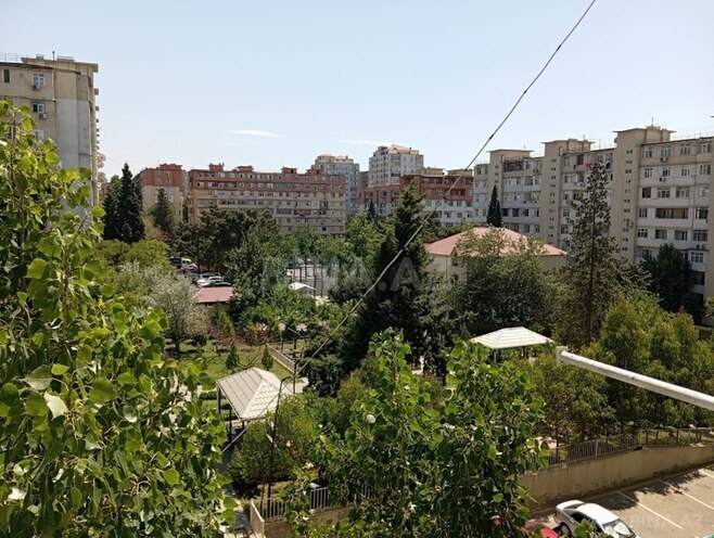 Satılır 3 otaqlı köhnə tikili 85 m², Əhmədli m., photo 1 from 10